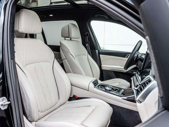 BMW X7 I (G07) Рестайлинг с пробегом 2025 года, цена 17 500 000 рублей, 5491 км, внедорожник, Автокод Объявления