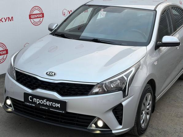 Kia Rio IV Рестайлинг с пробегом 2020 года, цена 1 799 000 рублей, 55988 км, седан, Автокод Объявления