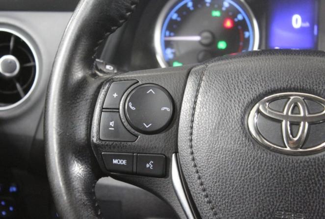 Toyota Corolla XI (E160 E170 E180) Рестайлинг 1 с пробегом 2018 года, цена 1 750 000 рублей, 119642 км, хэтчбек, Автокод Объявления