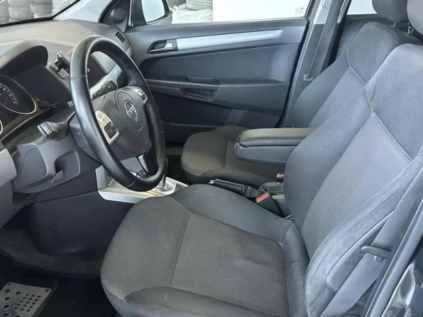 Opel Astra H Рестайлинг с пробегом 2011 года, цена 570 000 рублей, 244914 км, хэтчбек, Автокод Объявления