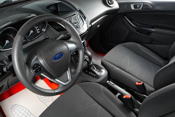 Ford Fiesta Mk6 Рестайлинг с пробегом 2015 года, цена 819 000 рублей, 166000 км, седан, Автокод Объявления