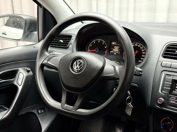 Volkswagen Polo V Рестайлинг с пробегом 2017 года, цена 899 000 рублей, 146000 км, седан, Автокод Объявления