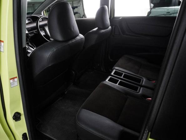 Toyota Sienta II Рестайлинг с пробегом 2021 года, цена 1 605 000 рублей, 67369 км, компактвэн, Автокод Объявления
