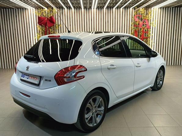Peugeot 208 I с пробегом 2013 года, цена 520 000 рублей, 217545 км, хэтчбек, Автокод Объявления