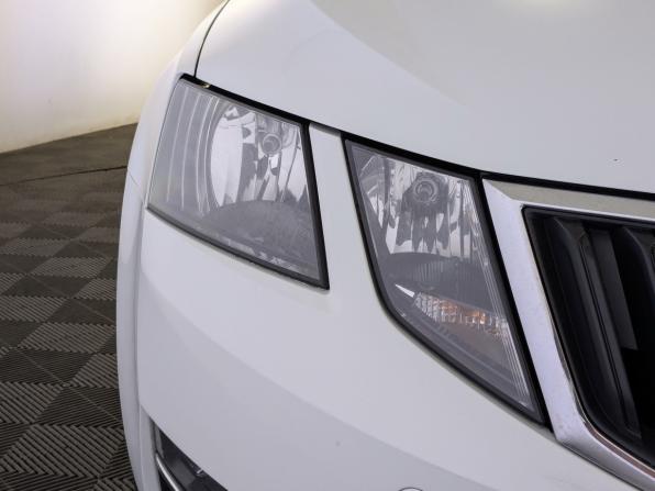 Skoda Octavia III (A7) Рестайлинг с пробегом 2019 года, цена 1 790 000 рублей, 94440 км, лифтбек, Автокод Объявления