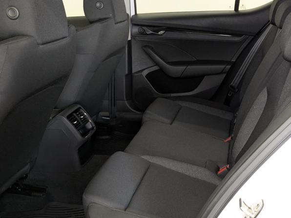 Skoda Octavia IV (A8) с пробегом 2021 года, цена 2 345 000 рублей, 52991 км, лифтбек, Автокод Объявления