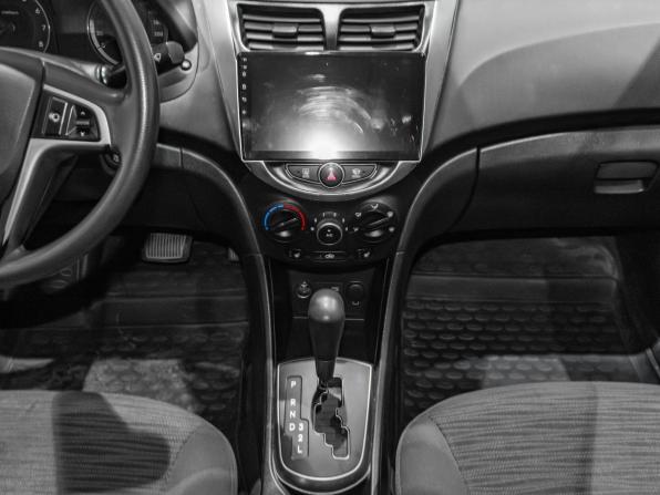 Hyundai Solaris I Рестайлинг с пробегом 2016 года, цена 950 000 рублей, 134991 км, седан, Автокод Объявления