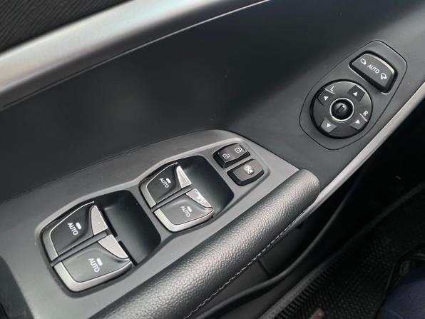 Hyundai Santa Fe III Рестайлинг с пробегом 2018 года, цена 2 599 000 рублей, 136223 км, внедорожник, Автокод Объявления