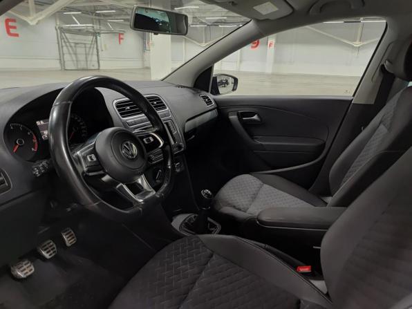 Volkswagen Polo V Рестайлинг с пробегом 2018 года, цена 1 041 000 рублей, 150424 км, седан, Автокод Объявления