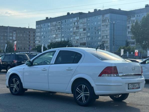 Opel Astra H Рестайлинг с пробегом 2014 года, цена 729 000 рублей, 132000 км, седан, Автокод Объявления