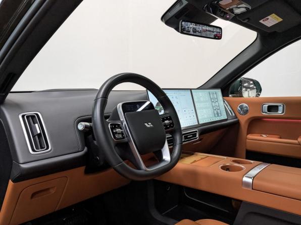Li Auto (Lixiang) L9 I Рестайлинг с пробегом 2025 года, цена 8 390 000 рублей, 42091 км, внедорожник, Автокод Объявления