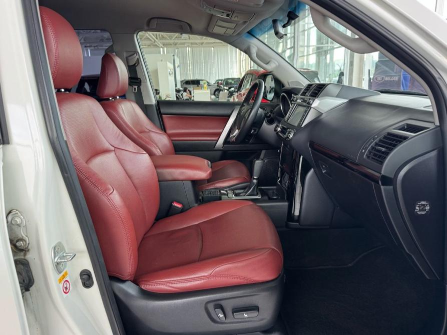 Toyota Land Cruiser Prado 150 Series Рестайлинг 1 Москва  - изображение 13