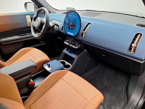 Mini Countryman III с пробегом 2024 года, цена 5 930 000 рублей, 5598 км, внедорожник, Автокод Объявления