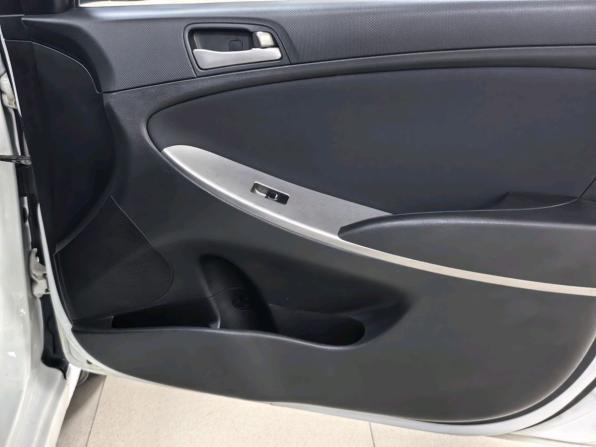 Hyundai Solaris I Рестайлинг с пробегом 2015 года, цена 1 250 000 рублей, 84028 км, седан, Автокод Объявления