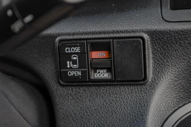 Toyota Sienta II Рестайлинг с пробегом 2019 года, цена 1 569 000 рублей, 83000 км, компактвэн, Автокод Объявления