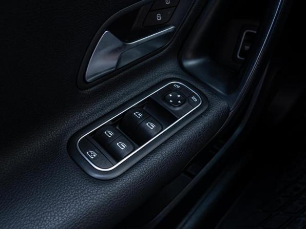 Mercedes-Benz A-Класс IV (W177) с пробегом 2019 года, цена 2 125 000 рублей, 98464 км, седан, Автокод Объявления