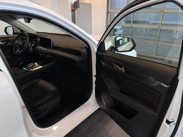 Haval Jolion I с пробегом 2023 года, цена 2 275 000 рублей, 53185 км, внедорожник, Автокод Объявления