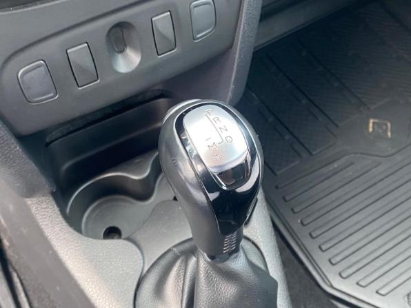 Renault Sandero II Рестайлинг с пробегом 2021 года, цена 1 400 000 рублей, 105477 км, хэтчбек, Автокод Объявления