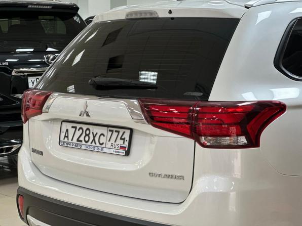Mitsubishi Outlander III Рестайлинг 2 с пробегом 2015 года, цена 1 550 000 рублей, 202480 км, внедорожник, Автокод Объявления