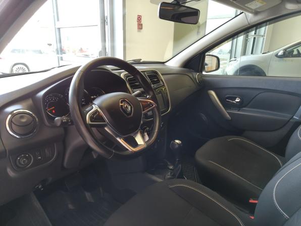 Renault Logan II Рестайлинг с пробегом 2020 года, цена 980 000 рублей, 120000 км, седан, Автокод Объявления
