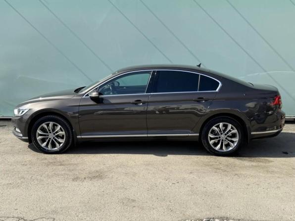 Volkswagen Passat B8 с пробегом 2017 года, цена 1 989 000 рублей, 159555 км, седан, Автокод Объявления