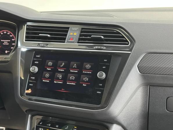 Volkswagen Tiguan II Рестайлинг с пробегом 2021 года, цена 3 390 000 рублей, 54101 км, внедорожник, Автокод Объявления