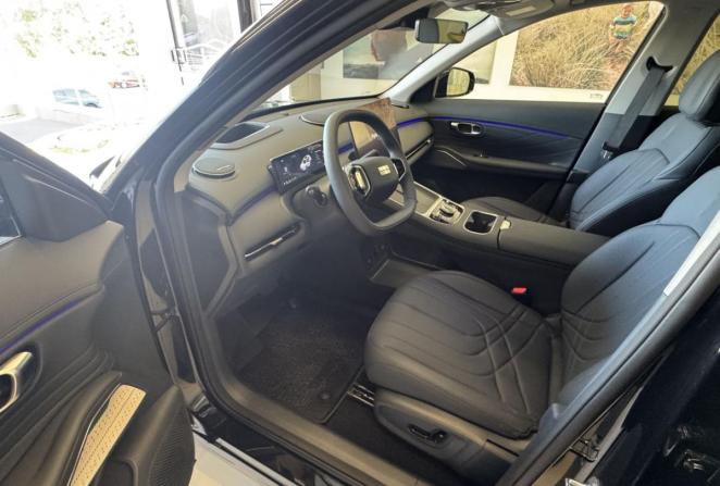 Новый Geely EX5 EM-i 2026 года, цена 3 969 990 рублей, внедорожник, Автокод Объявления