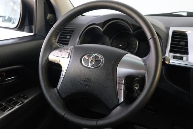 Toyota Hilux VII Рестайлинг с пробегом 2014 года, цена 3 079 000 рублей, 151000 км, offers.body_type.unknown, Автокод Объявления