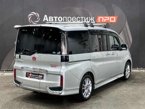 Honda Stepwgn V с пробегом 2015 года, цена 1 630 000 рублей, 251269 км, минивэн, Автокод Объявления