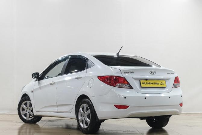 Hyundai Solaris I с пробегом 2013 года, цена 899 000 рублей, 176500 км, седан, Автокод Объявления