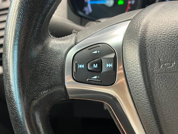 Ford EcoSport II с пробегом 2015 года, цена 1 080 000 рублей, 129316 км, внедорожник, Автокод Объявления