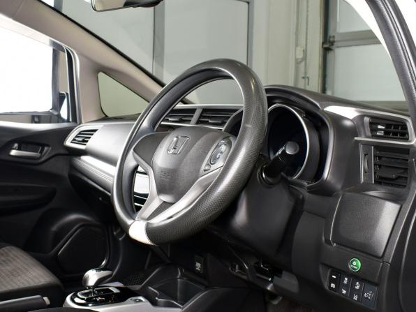 Honda Fit III Рестайлинг с пробегом 2019 года, цена 1 219 999 рублей, 132534 км, хэтчбек, Автокод Объявления