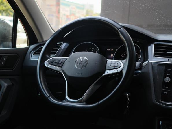 Volkswagen Tiguan II Рестайлинг с пробегом 2021 года, цена 2 690 000 рублей, 82468 км, внедорожник, Автокод Объявления
