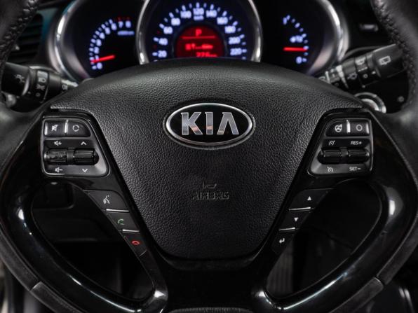 Kia Ceed II Рестайлинг с пробегом 2017 года, цена 1 220 000 рублей, 233166 км, хэтчбек, Автокод Объявления