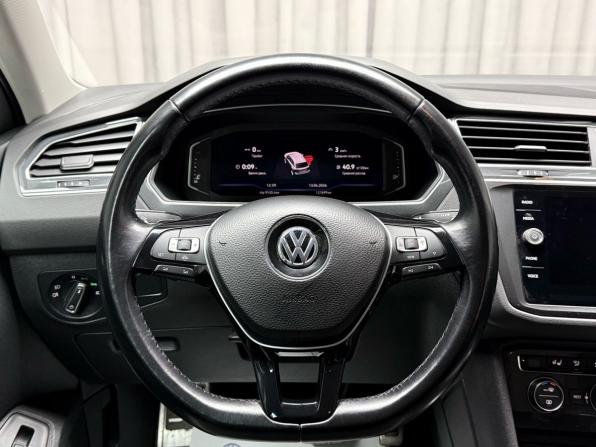 Volkswagen Tiguan II с пробегом 2019 года, цена 2 649 000 рублей, 127690 км, внедорожник, Автокод Объявления