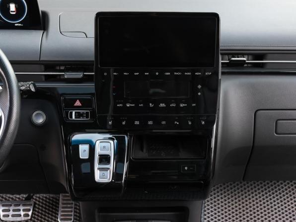 Hyundai Staria I с пробегом 2021 года, цена 4 998 000 рублей, 68893 км, минивэн, Автокод Объявления