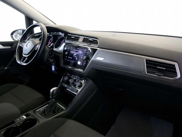Volkswagen Touran II с пробегом 2018 года, цена 1 790 000 рублей, 212145 км, компактвэн, Автокод Объявления