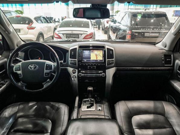 Toyota Land Cruiser 200 Series Рестайлинг 1 с пробегом 2012 года, цена 3 450 000 рублей, 235031 км, внедорожник, Автокод Объявления