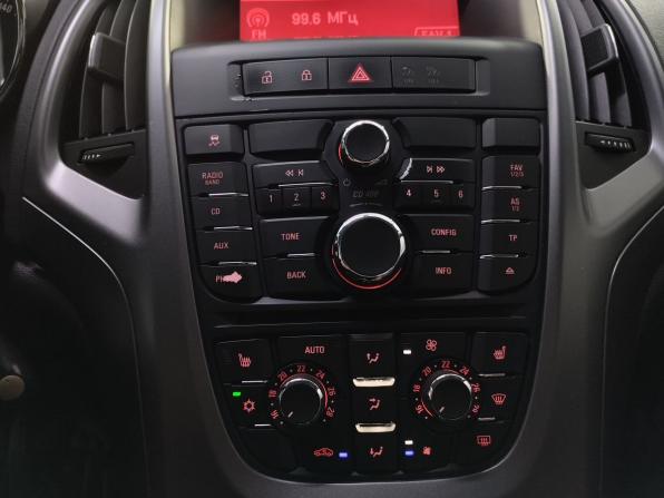 Opel Astra J Рестайлинг с пробегом 2012 года, цена 650 000 рублей, 213142 км, хэтчбек, Автокод Объявления