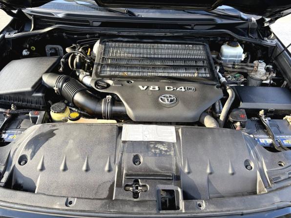 Toyota Land Cruiser 200 Series Рестайлинг 1 с пробегом 2013 года, цена 3 550 000 рублей, 257363 км, внедорожник, Автокод Объявления