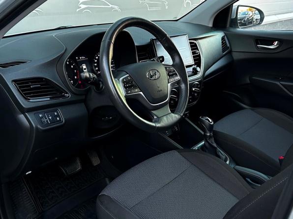 Hyundai Solaris II Рестайлинг с пробегом 2022 года, цена 1 672 700 рублей, 91889 км, седан, Автокод Объявления