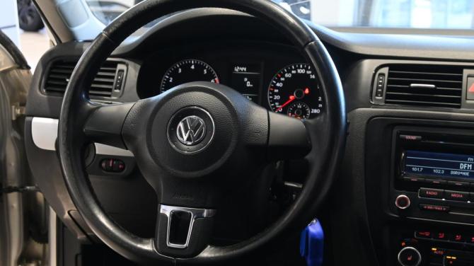 Volkswagen Jetta VI с пробегом 2011 года, цена 990 000 рублей, 210000 км, седан, Автокод Объявления