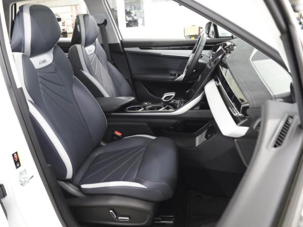 Geely Atlas II с пробегом 2024 года, цена 3 249 500 рублей, 16749 км, внедорожник, Автокод Объявления