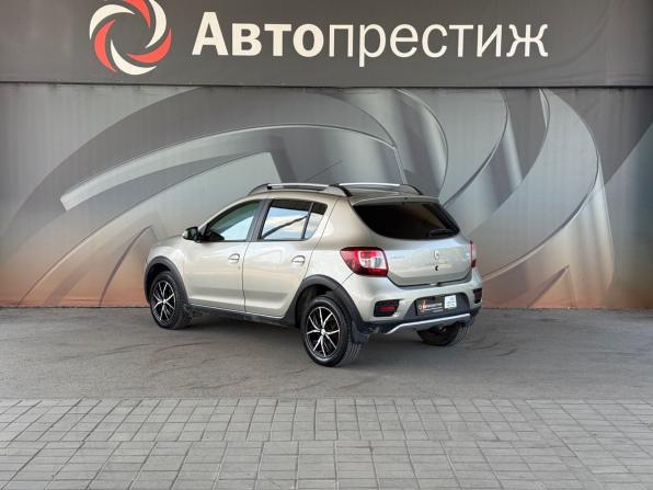 Renault Sandero II с пробегом 2017 года, цена 980 000 рублей, 128000 км, хэтчбек, Автокод Объявления