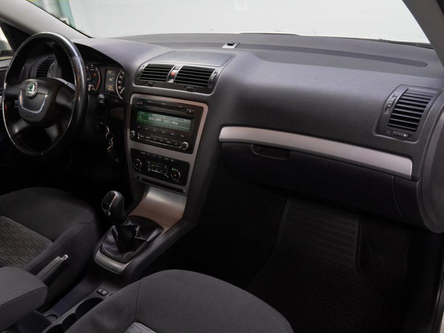 Skoda Octavia II (A5) Рестайлинг Тюмень  - изображение 16