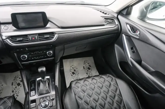 Mazda 6 III (GJ) Рестайлинг с пробегом 2015 года, цена 1 709 000 рублей, 194000 км, седан, Автокод Объявления