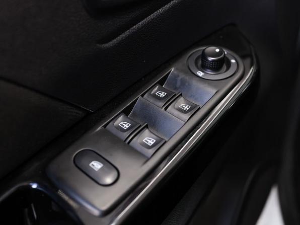 Renault Kaptur I с пробегом 2018 года, цена 1 399 000 рублей, 135827 км, внедорожник, Автокод Объявления