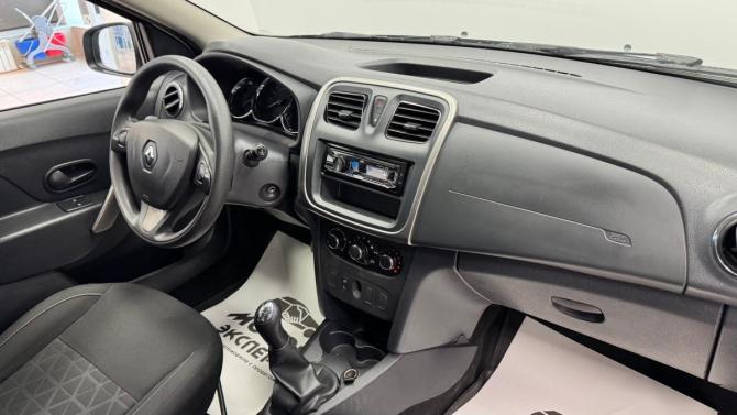 Renault Sandero II с пробегом 2016 года, цена 750 000 рублей, 79601 км, хэтчбек, Автокод Объявления