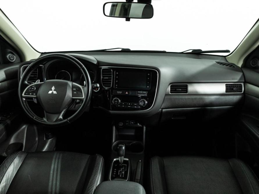 Mitsubishi Outlander III Рестайлинг Санкт-Петербург  - изображение 14