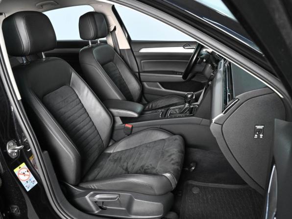 Volkswagen Passat B8 с пробегом 2017 года, цена 2 149 000 рублей, 159244 км, седан, Автокод Объявления